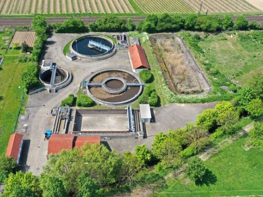 Luftaufnahme der Kläranlage Alsheim